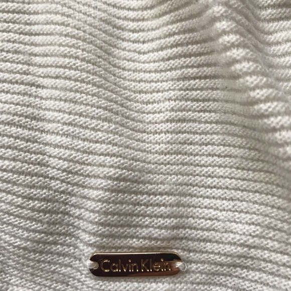 Calvin Klein Sweater - Picture 2 of 3